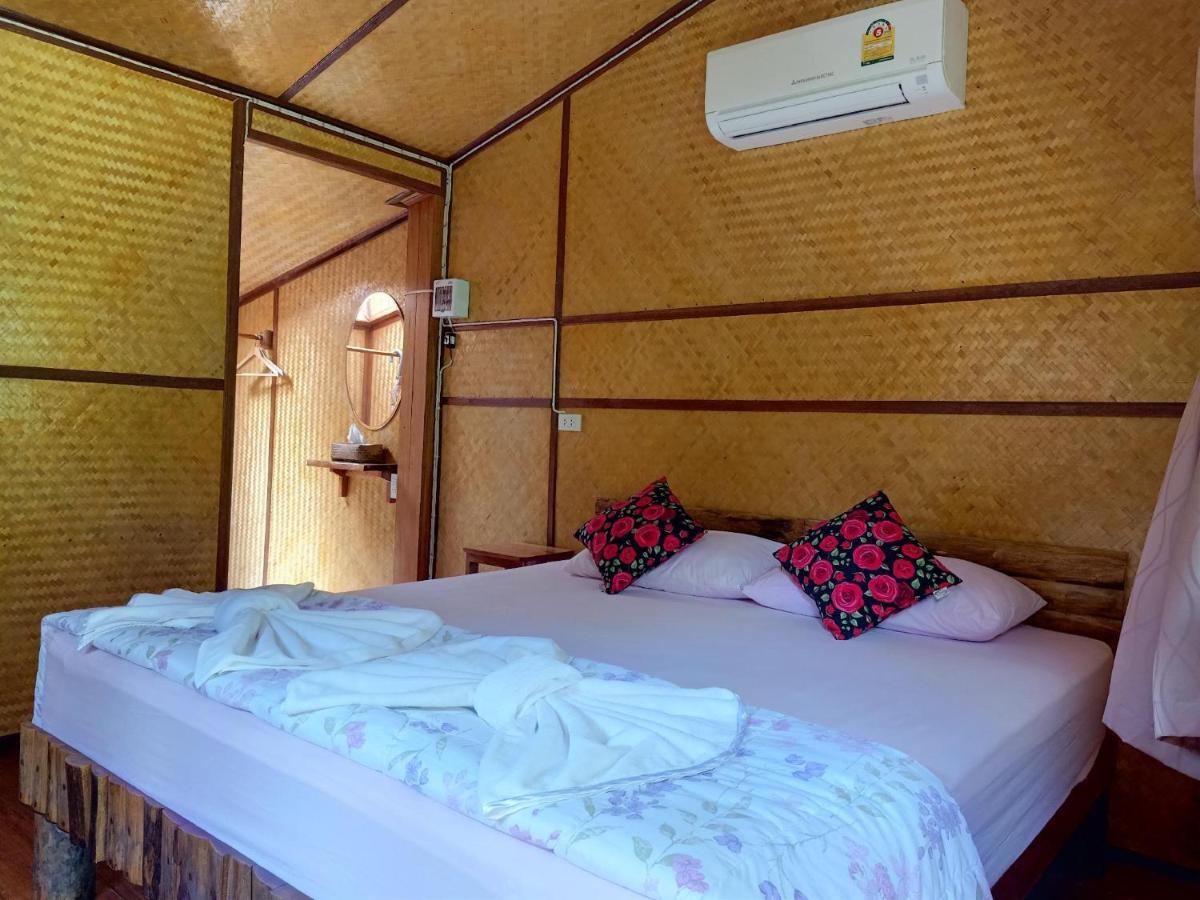 Hotel Bansuanphutarn à Ban Pha Saeng Lang Extérieur photo
