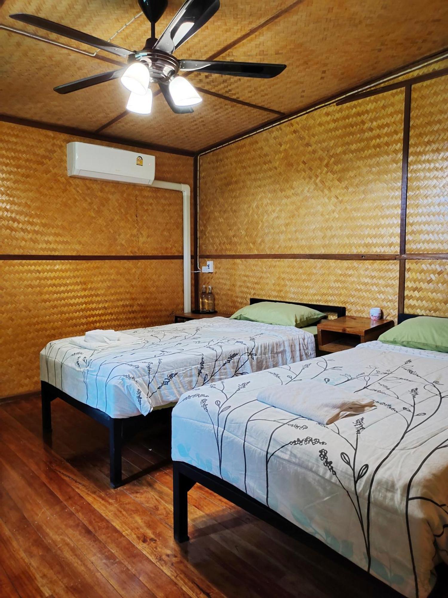 Hotel Bansuanphutarn à Ban Pha Saeng Lang Extérieur photo
