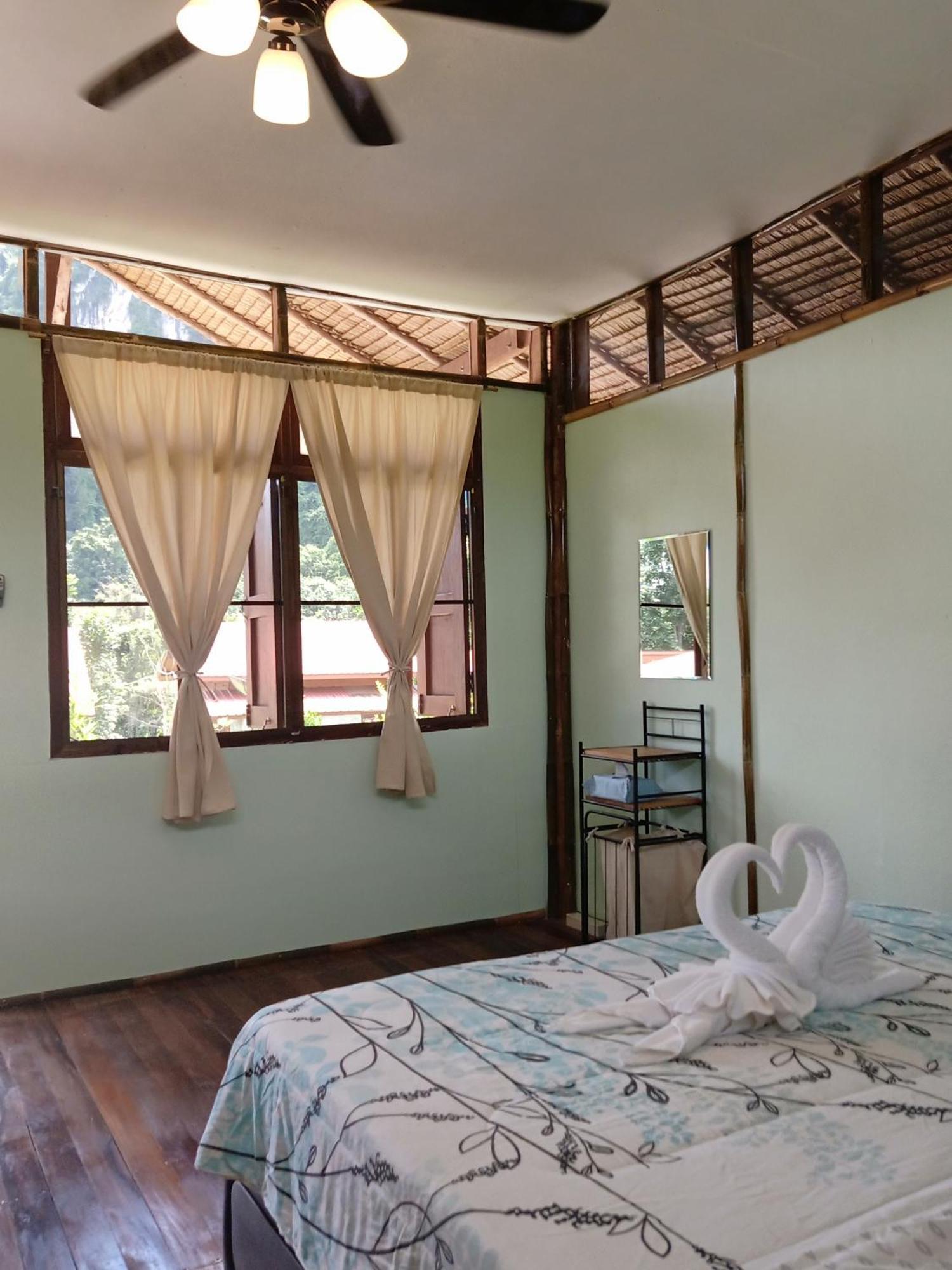 Hotel Bansuanphutarn à Ban Pha Saeng Lang Extérieur photo